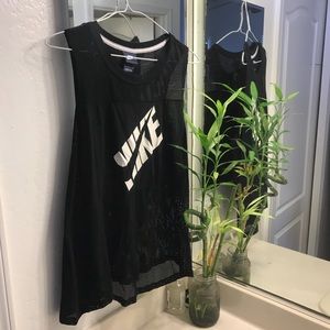 CUTE CUTE CUTE NIKE TOP!! 👏🏻